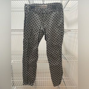 Old Navy Pixie Ankle Cut Pants, Size 2 Regular, Black and White